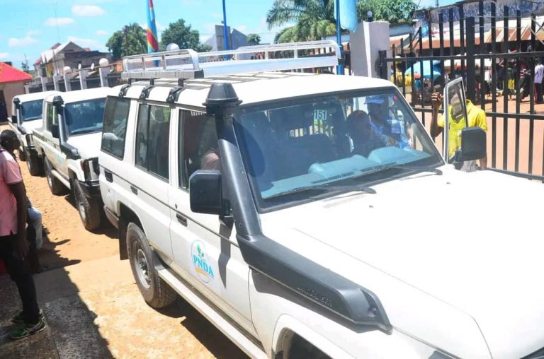 Kasaï : Les services publics du ministère de l’agriculture du Kasaï beneficient trois véhicules