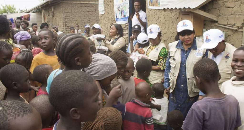 Ituri : La fondation mamie Mononga Kenda apporte soutien et sourires aux enfants déplacés du site salama