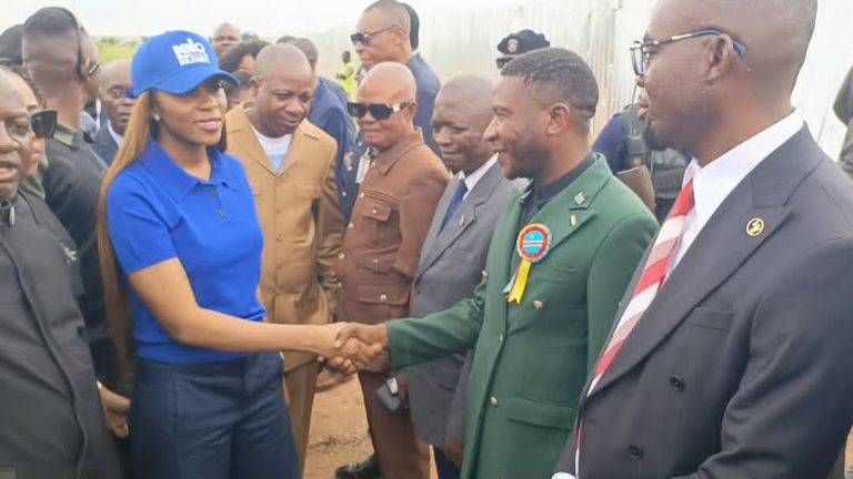 TSHIKAPA : Tête-à-tête entre la ministre Grâce Kutino et Moïse Katombe Buana