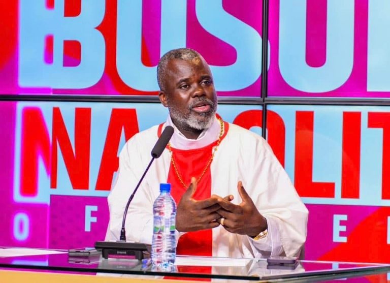 Israël Mutombo victime d’une interprétation malveillante après un lapsus lors du sommet RDC–Rwanda à Washington