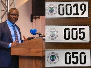 Kinshasa : Des plaques d&rsquo;immatriculation neuves pour l’administration provinciale, mais des priorités oubliées ?