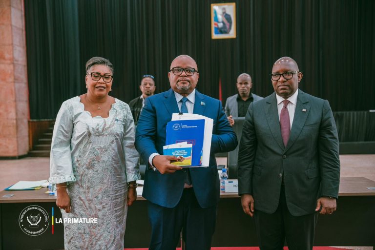 RDC : Judith Suminwa dépose au Parlement les projets de loi pour la ratification des accords avec le Rwanda et les États-Unis