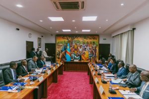 RDC : Judith Suminwa Tuluka convoque le CCE face aux pressions économiques