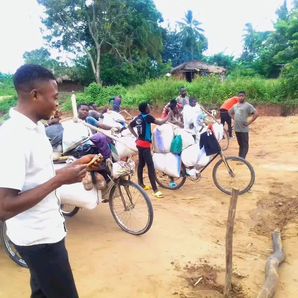 Kasaï Central : Les “Bayanda” dénoncent la multiplication des taxes et barrières sur l’axe Kananga–Demba