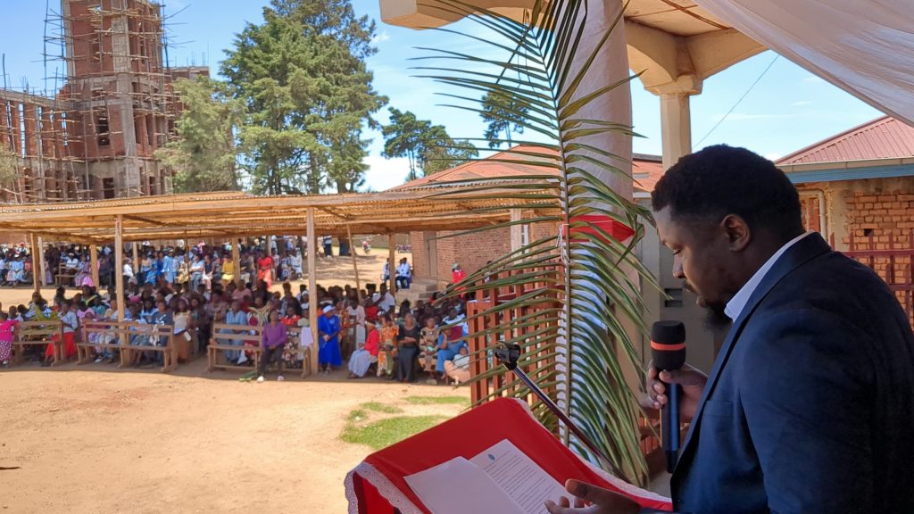 Butembo : Maître Muhindo Kanzira édifie la jeunesse de la paroisse Vulema aux astuces de contribuer au retour de la paix et à la cohésion sociale