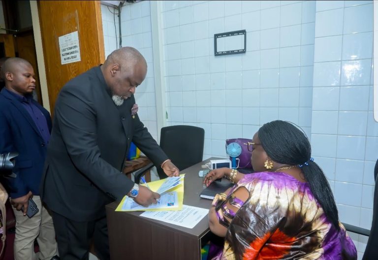 Assemblée nationale : Michel Moto Muhima alerte sur la délimitation des parcs nationaux en RDC