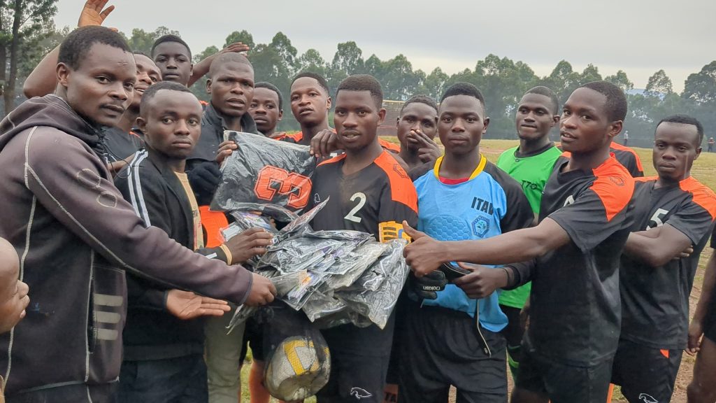 Butembo : Moïse Kipasa soutient l’ITAV Kitsombiro en plein championnat interscolaire du Nord-Kivu 2