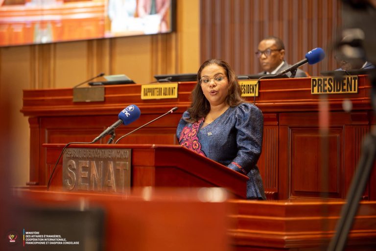 Sénat : Thérèse Kayikwamba défend les accords RDC–Rwanda et RDC–USA