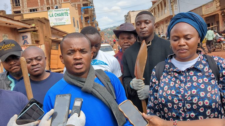Butembo : les journalistes s’illustrent dans l’assainissement à l’occasion de la Journée mondiale de la liberté de la presse