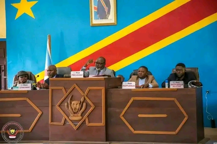 Le Bureau de l’Assemblée provinciale du Kasaï a annoncé le report de la séance plénière en poursuite qui devait se tenir ce vendredi 5 juin 2026.