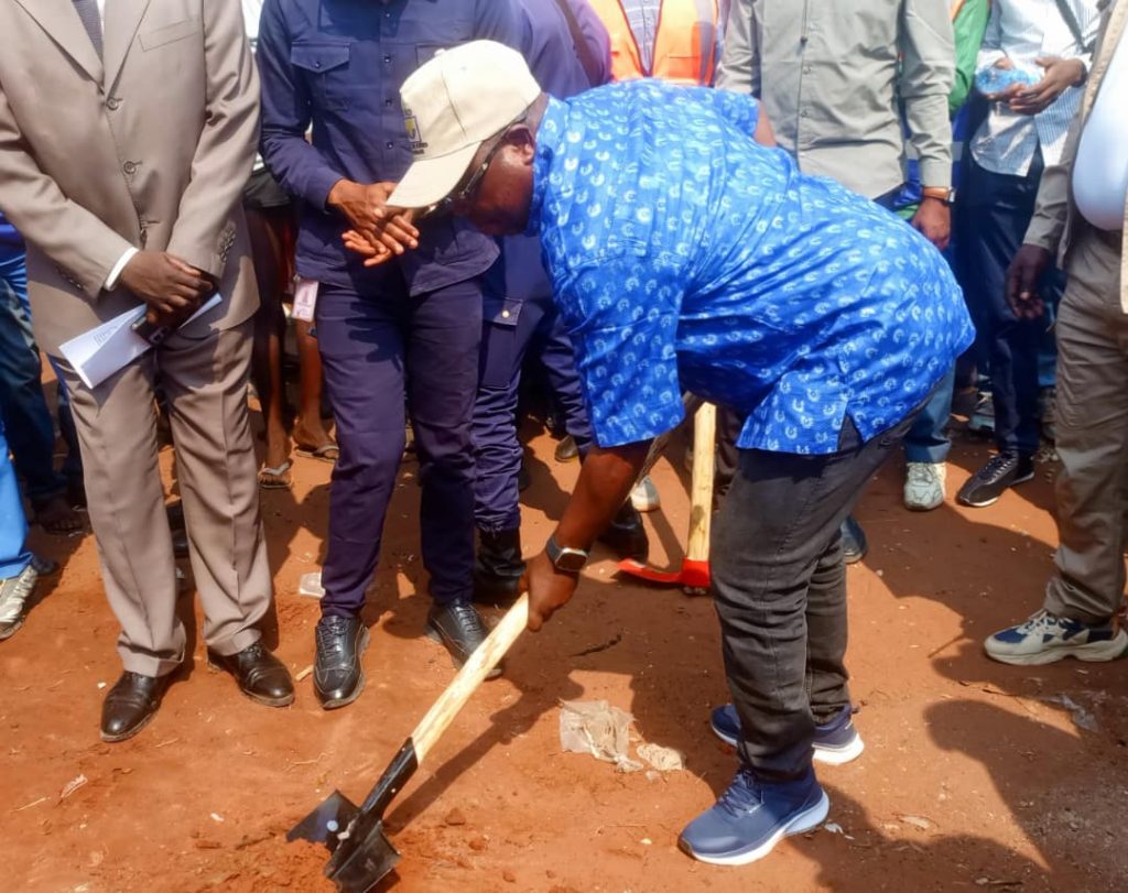 Kasaï : lancement des travaux d’assainissement routier sur plusieurs artères de Tshikapa