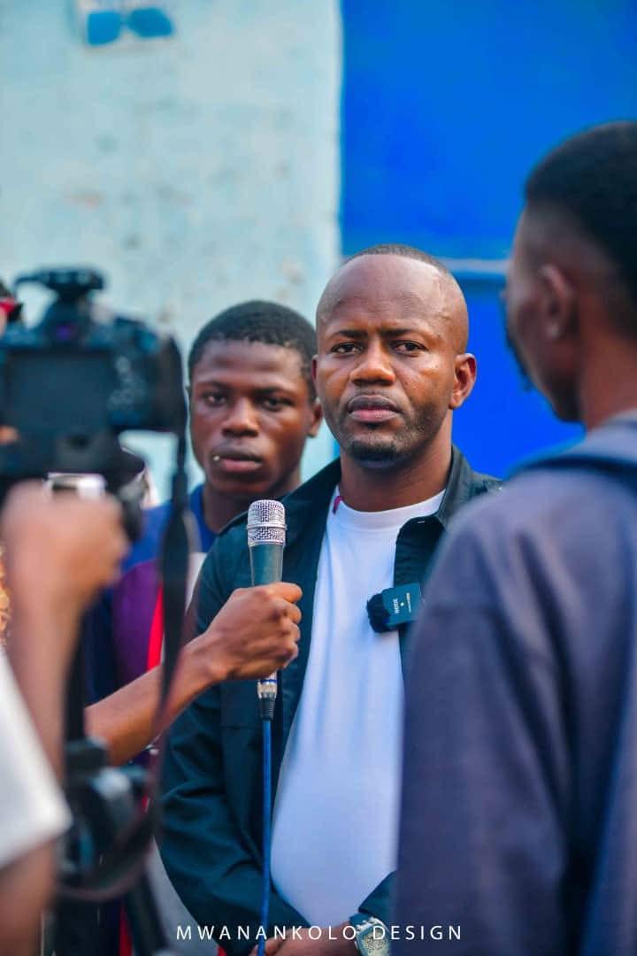 RDC : Mike Isem saisit le CSAC après des menaces présumées proférées lors de l’émission « Le Peuple Parle »