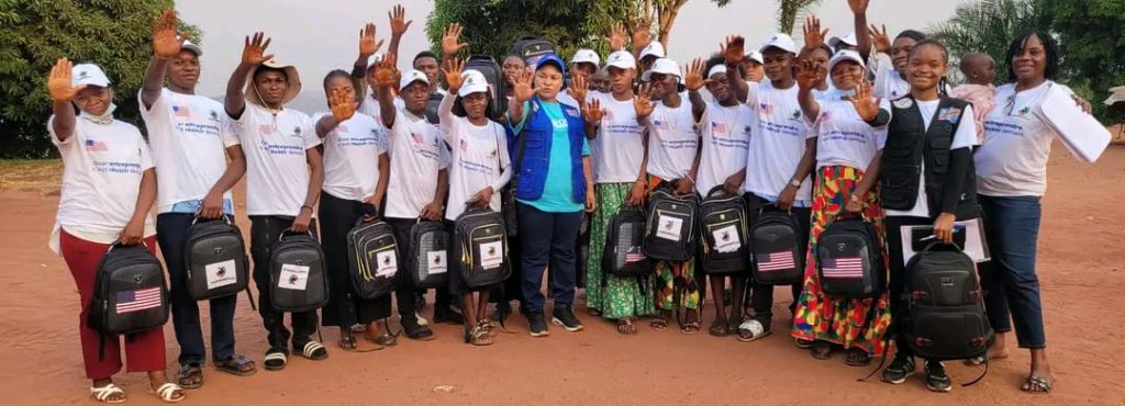 Kasaï : FMMDI distribue 180 kits de dignité aux jeunes de Tshikapa, Kanzala, Kamonia et Mungamba