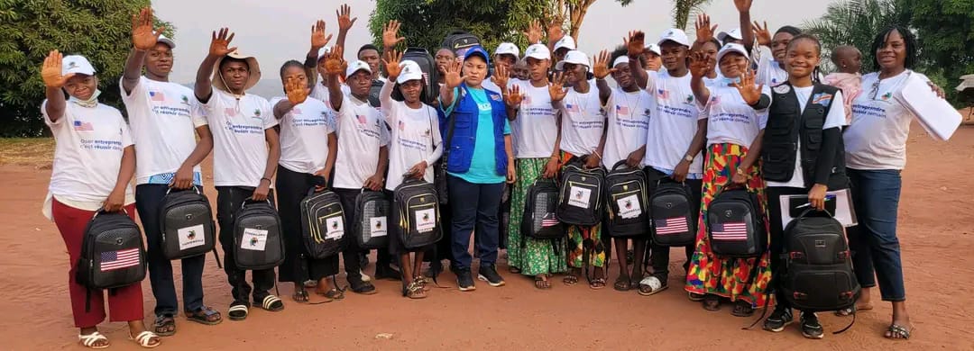 Kasaï : FMMDI distribue 180 kits de dignité aux jeunes de Tshikapa, Kanzala, Kamonia et Mungamba