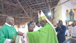 Butembo : Mgr Sikuli Paluku Melchisédech célèbre ses 28 ans d&rsquo;épiscopat et ordonne 27 nouveaux ministres