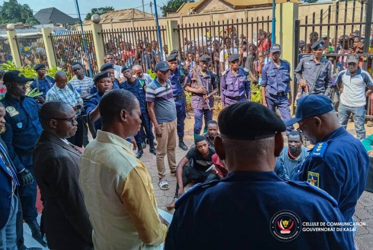 Kasaï : 13 présumés Kuluna présentés aux autorités avant leur transfert devant la justice à Tshikapa