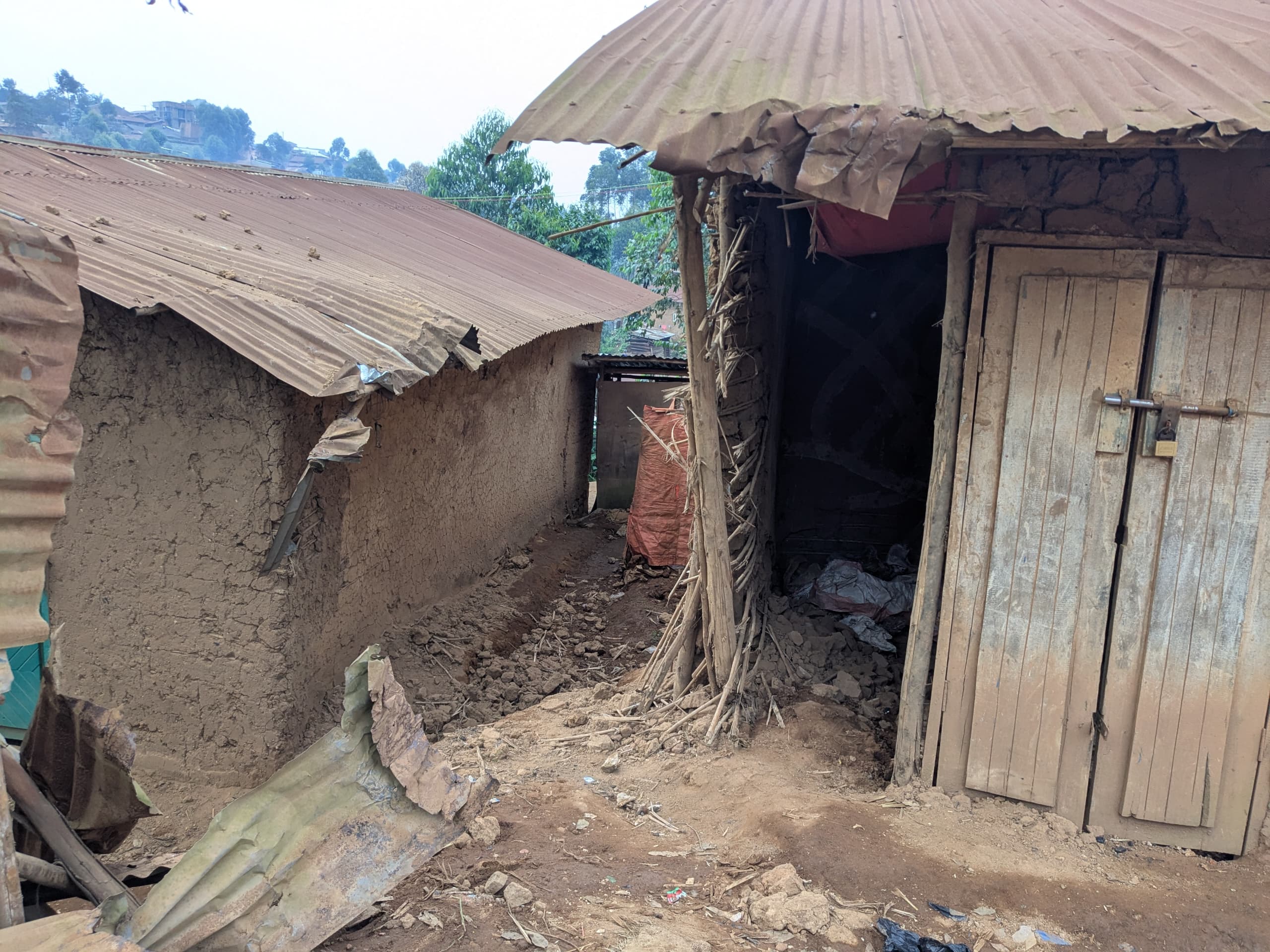 Butembo : une fillette tuée, une femme blessée et une maison endommagée dans un accident de tricycle à Kayilavula