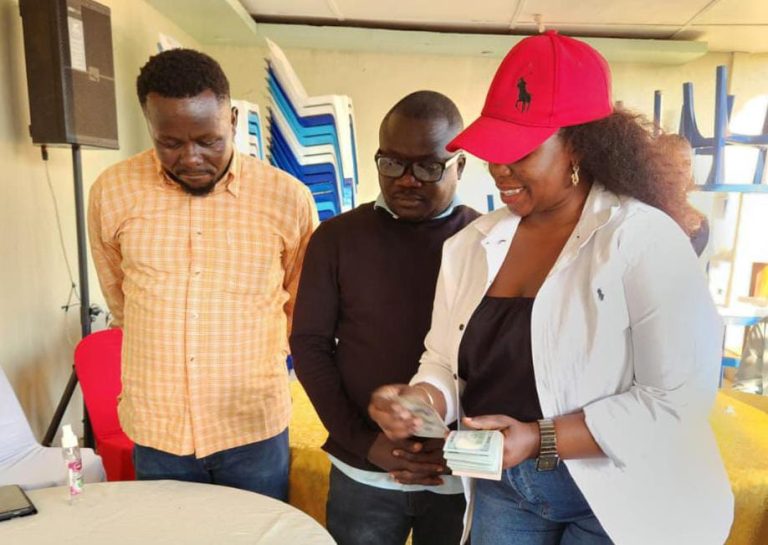 Bunia : la Fondation Tsakandana apure la dette de 2 900 USD du corbillard des Walendu Bindi