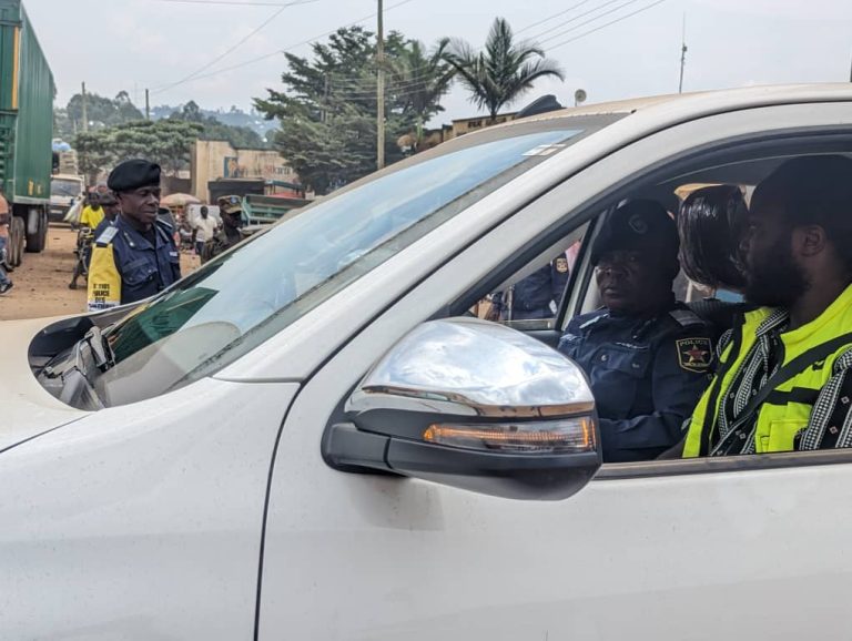 Nord-Kivu et Ituri : La PNC reçoit deux jeeps de l’EAC pour renforcer la sécurisation des frontières