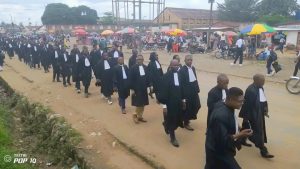 KANANGA : Les avocats dénoncent des traitements jugés indignes, Mike Magnan apaise la tension