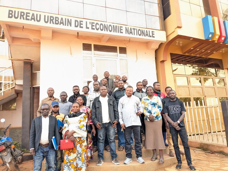 Nord-Kivu : l’Économie nationale réunit les vendeurs de poissons surgelés à Butembo pour stabiliser les prix