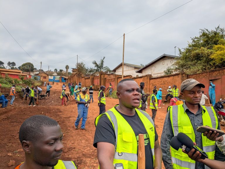 Butembo : Les transporteurs et manutentionnaires se mobilisent pour l’entretien des routes